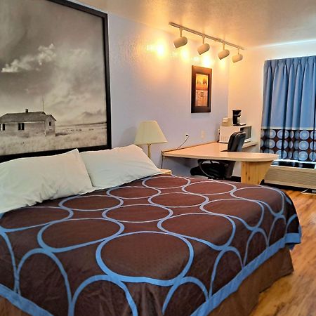 Hotel Super 8 By Wyndham Three Hills Ab Zewnętrze zdjęcie