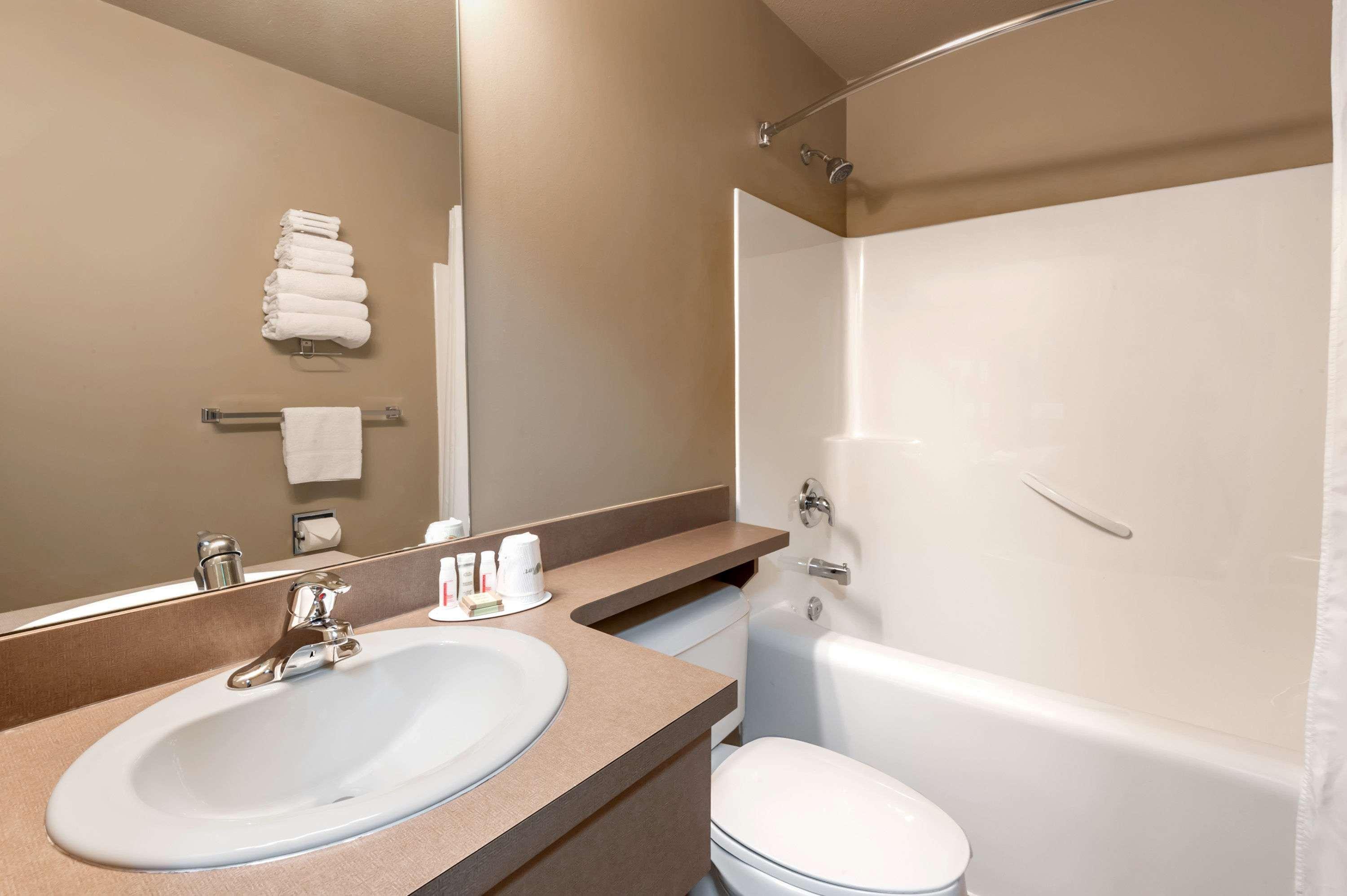 Hotel Super 8 By Wyndham Three Hills Ab Zewnętrze zdjęcie