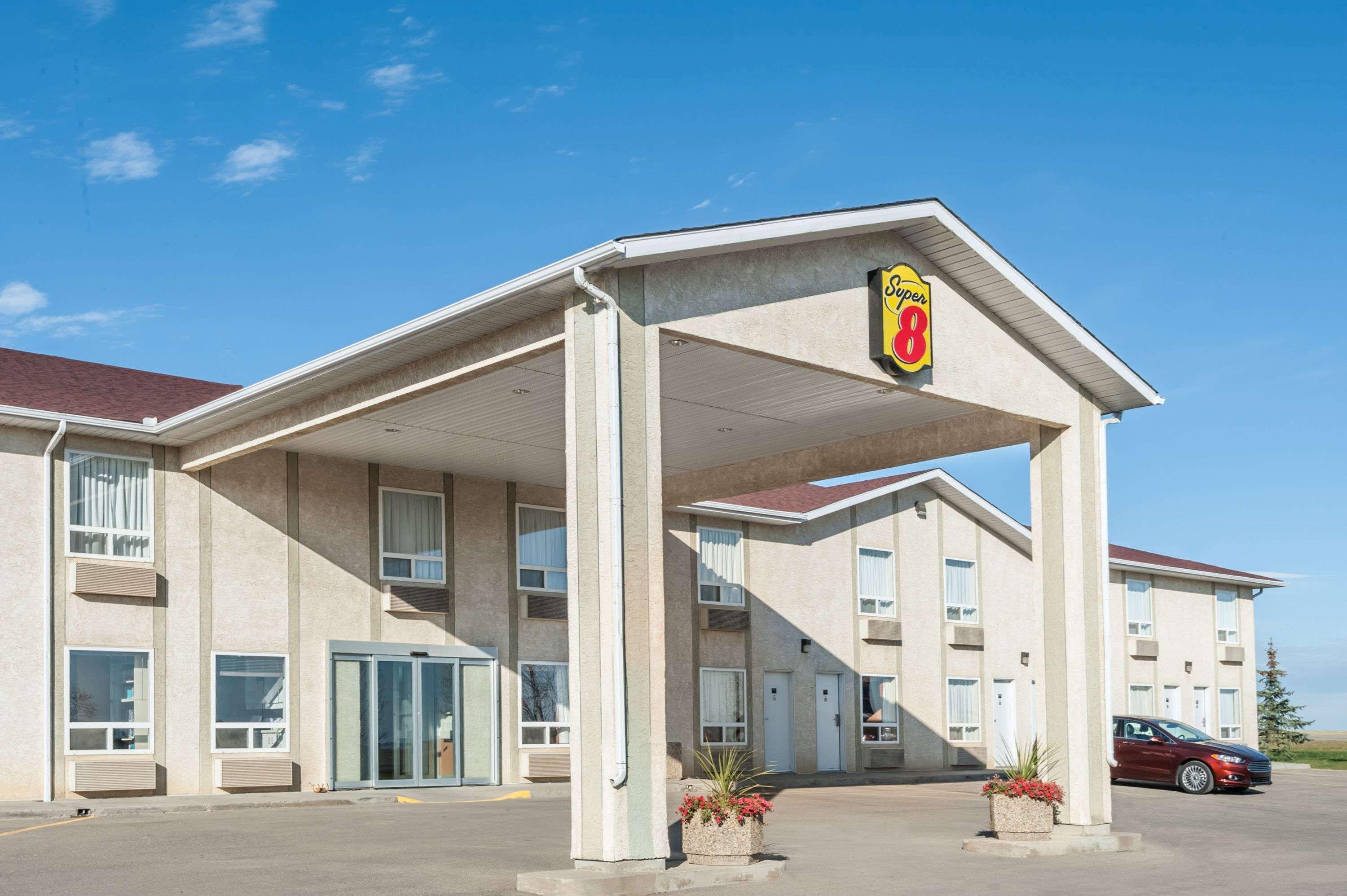Hotel Super 8 By Wyndham Three Hills Ab Zewnętrze zdjęcie